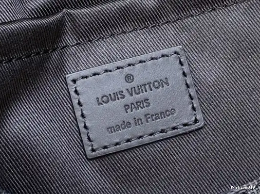 LOUIS Messenger S-Cape VUITTON 0323